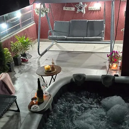 Private Rooftop Jacuzzi- Side Duplex Appartement