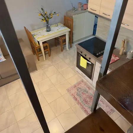 Private Rooftop Jacuzzi- Side Duplex Appartement Golem (Tirana)